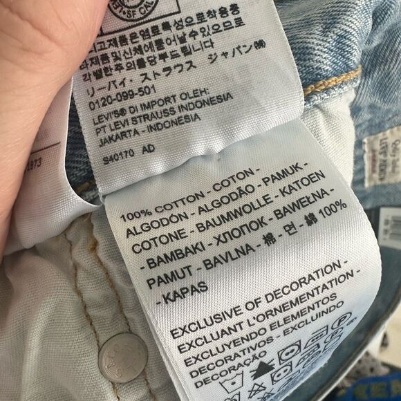 Levi’s Women’s 31 Button Fly Denim Shorts New NWT Premium - Picture 7 of 7